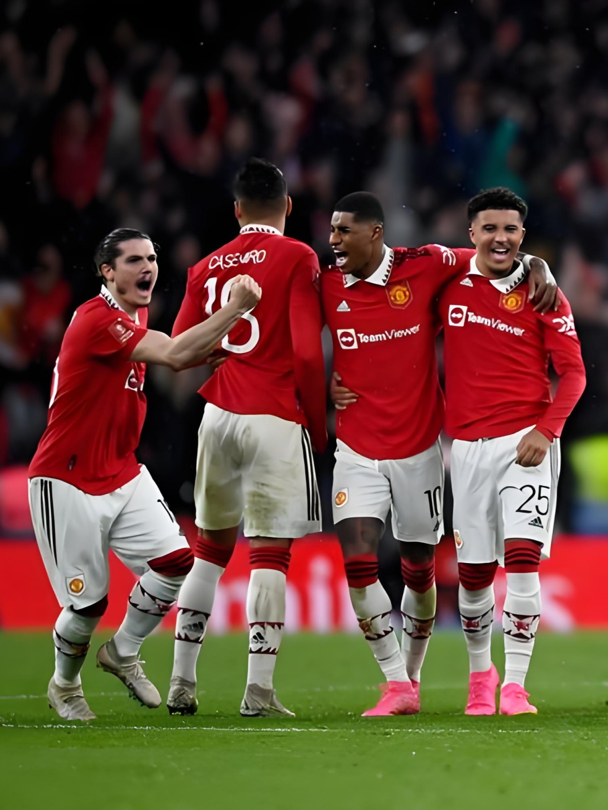 曼联主场横扫对手，英超冠军路途一片光明