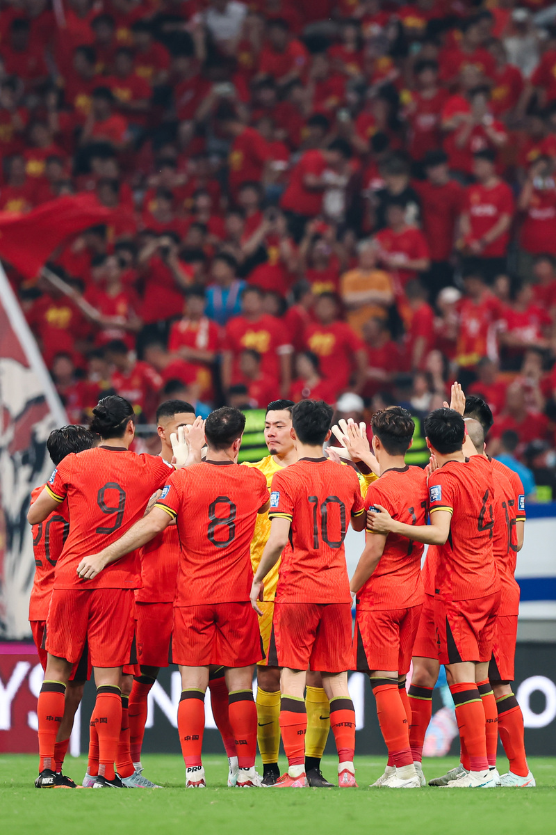 包含国家队集训备战欧预赛，全力以赴冲击冠军的词条