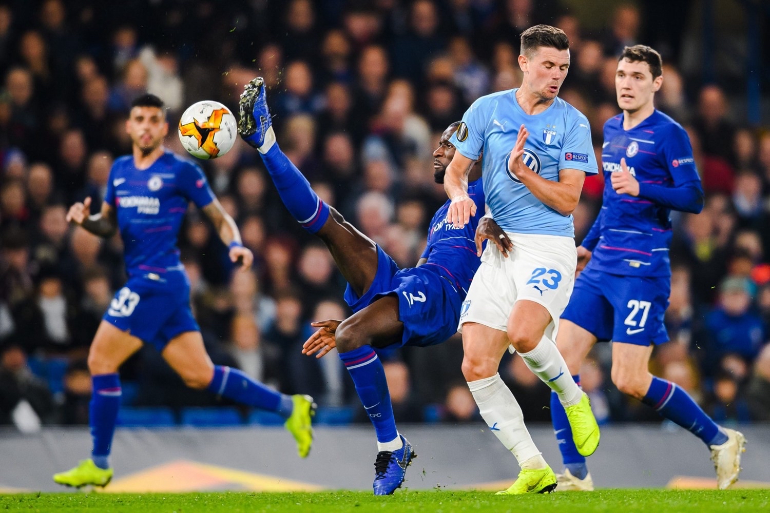 格拉纳达比分激战，险胜对手的简单介绍