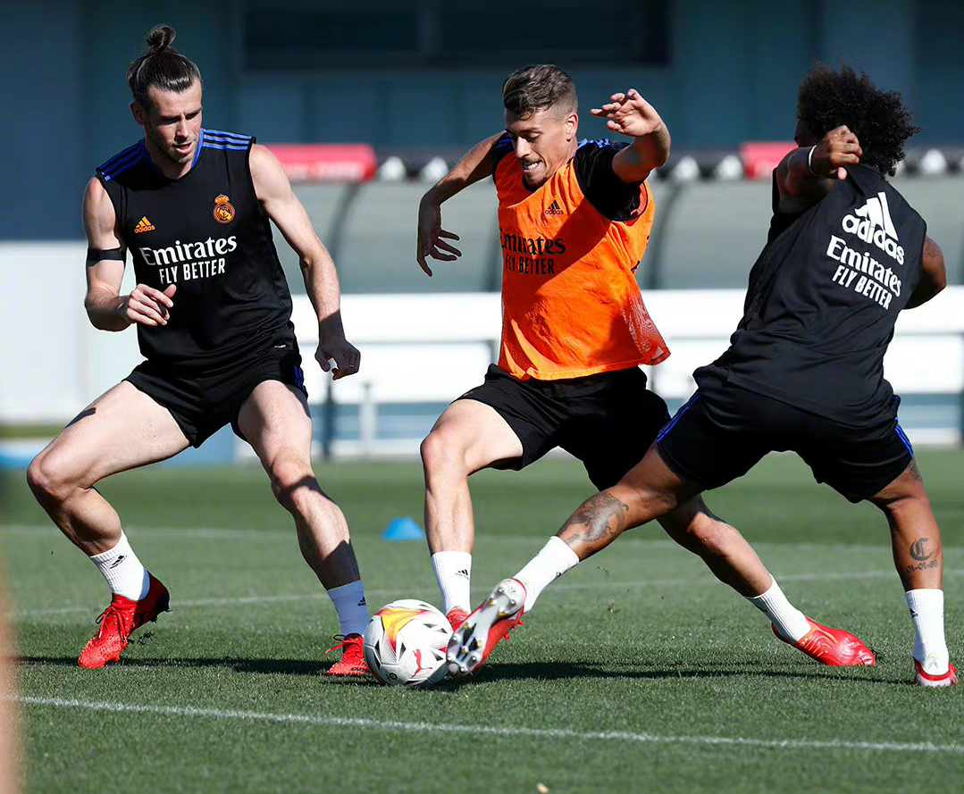 集体训练,皇马球员积极备战 集体训练,皇马球员积极备战