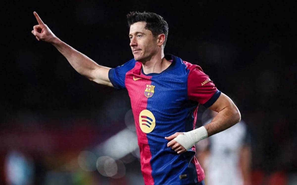 包含巴塞罗那全力备战关键战役，期待胜利到来的词条