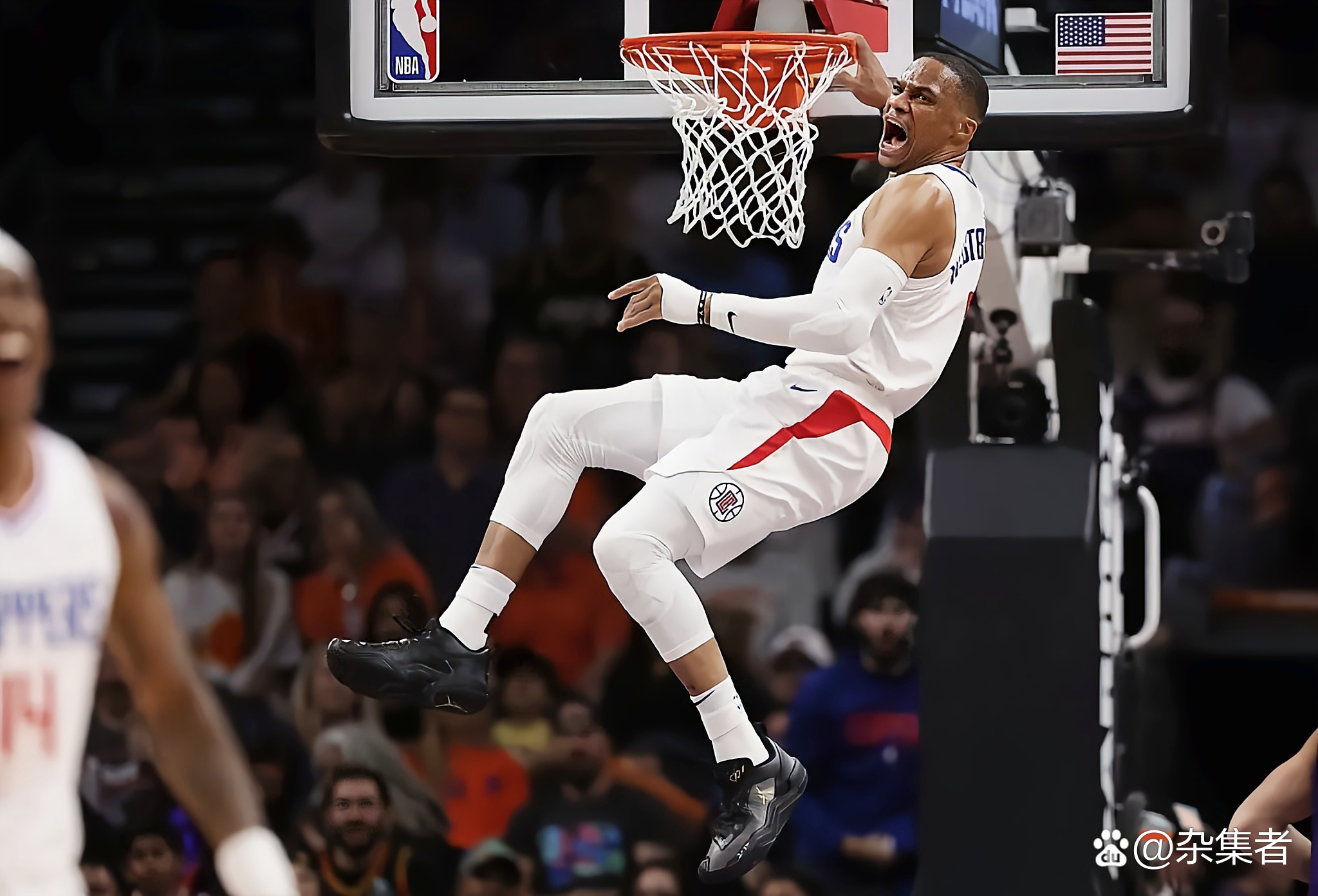 包含太阳队员再度爆发取得连胜成为球队最大亮点的词条