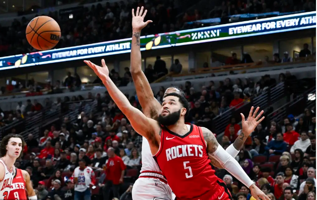 山西队完胜公牛，范弗利特高光表现