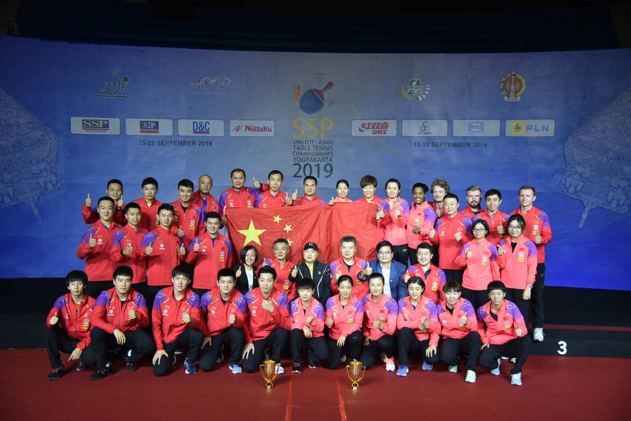 中国队轻取德国队,许昕统治全场 中国队轻取德国队,许昕统治全场