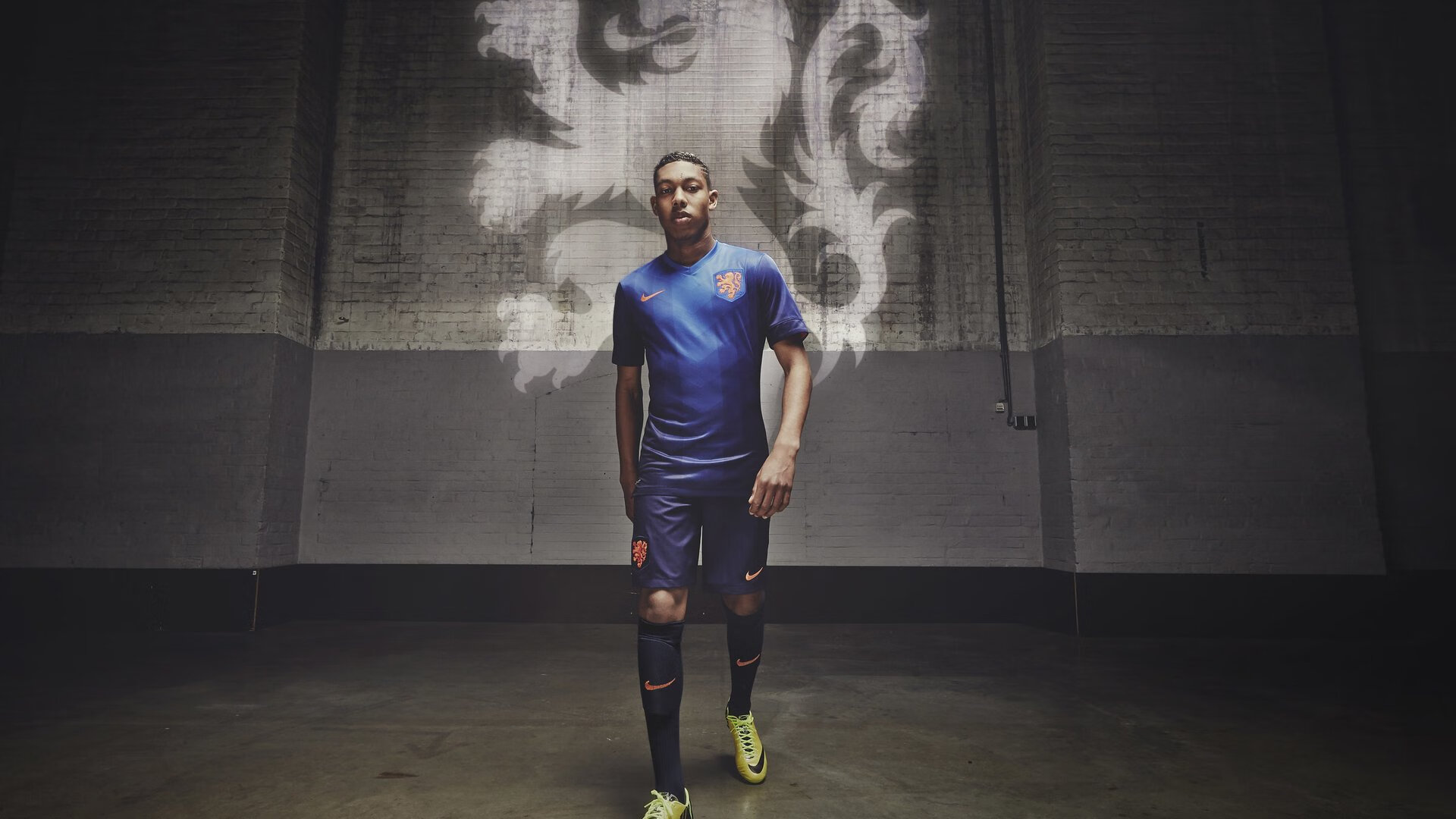 德布劳内一锤定音,荷兰力克芬兰锁定争冠战席位