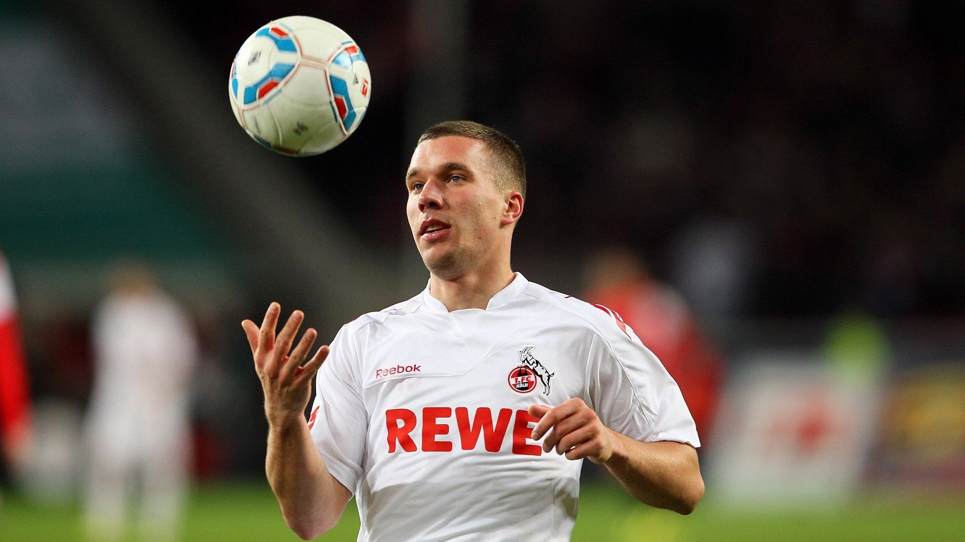 卢卡库的钟摆，当欧冠淘汰赛之夜被一个人的节奏重新定义